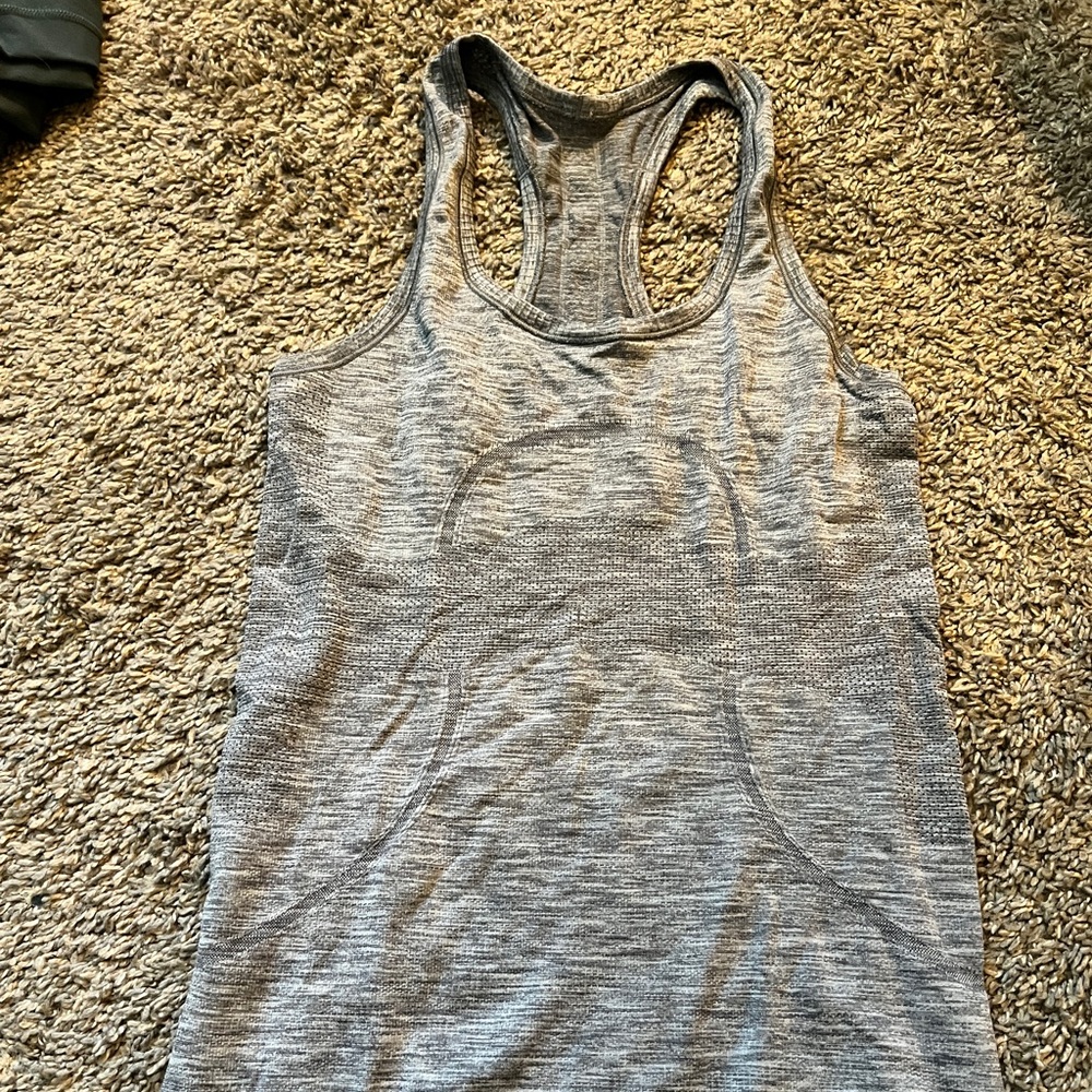 Lululemon Swifty Tank - size 4